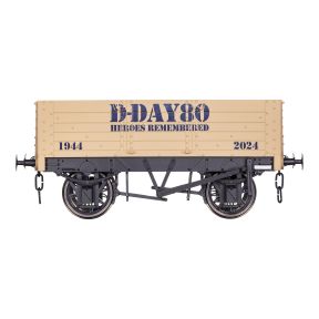 Dapol 7F-052-015 O Gauge 5 Plank Wagon D Day 80th Anniversary