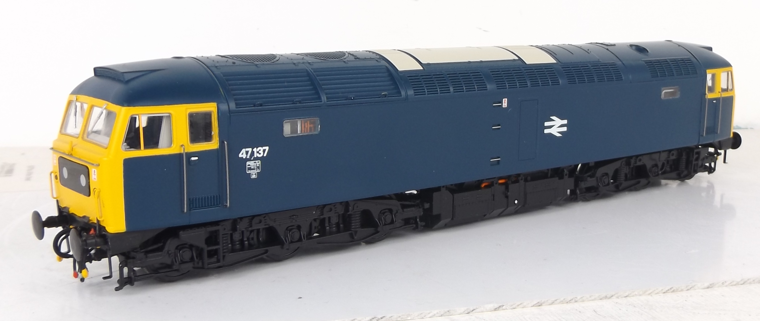 Heljan 4712 OO Gauge Class 47 47137 BR Blue