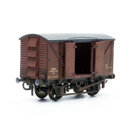 Dapol C041 OO Gauge Meat Van Plastic Kit