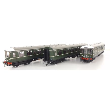 Heljan 1451 OO Gauge Class 104 3 Car DMU BR Green With Speed Whiskers