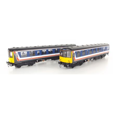 Heljan 1458 OO Gauge Class 104 2 Car DMU L701 Network SouthEast