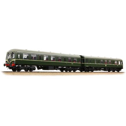 Bachmann 31-326B OO Gauge Class 105 2 Car DMU BR Green Speed Whiskers