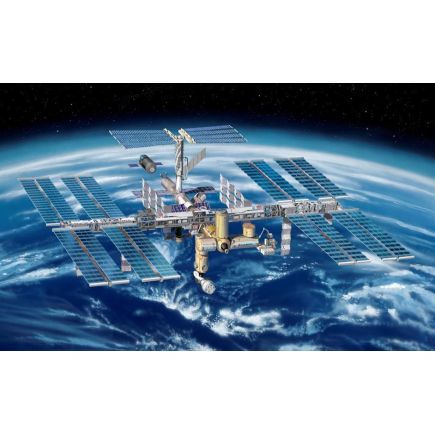 Revell 05651 ISS 25th Anniversary Platinum Edition Plastic Kit