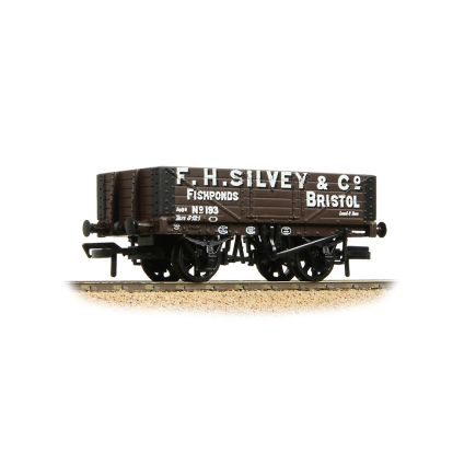 Bachmann 37-056B OO Gauge 5 Plank Wagon Wooden Floor 'F. H. Silvey & Co.' Brown No.193