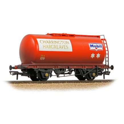 Bachmann 37-592A OO Gauge BR 45 Ton TTA Tank Wagon Charrington Hargreaves/Mobil Red Weathered 109