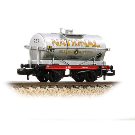 Graham Farish 373-650B N Gauge 14 Ton Tank Wagon National Benzole Silver No.757