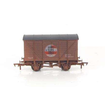 Dapol 4F-012-070 OO Gauge 12 Ton Ventilated Van Brewdog Elvis Juice Weathered
