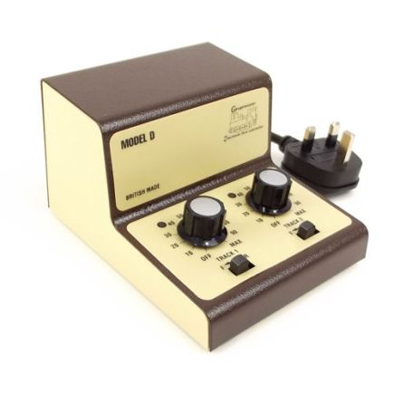 Gaugemaster D Twin Track Cased Controller