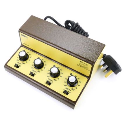 Gaugemaster Q Four Track Cased Controller