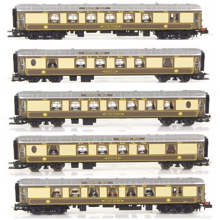 Arnold HNBB-SH N Gauge Brighton Belle Umber & Cream Small Yellow Panels 5 Car Train Pack