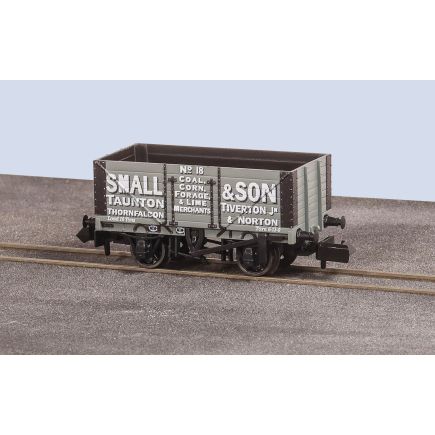 Peco NR-7014P N Gauge 7 Plank Wagon 'Small And Sons, Taunton'