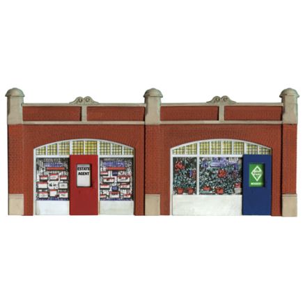 Wills SS18 OO Gauge Station Forecourt Shops