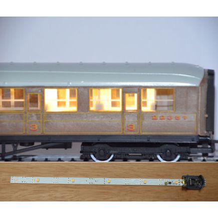 Train Tech CL2 OO Gauge Automatic Warm White Coach Light Strip