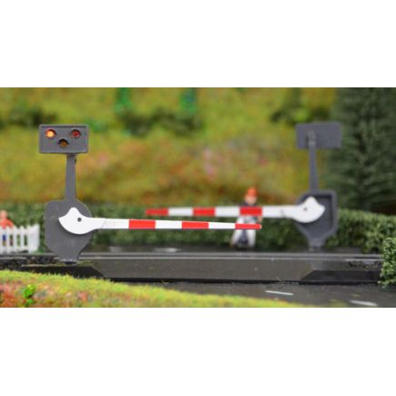 Train Tech CN10 N Gauge Single Level Crossing Barrier Set With Lights & Sound