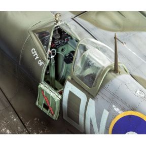 Revell 03927 Supermarine Spitfire Mk.IXc Plastic Kit