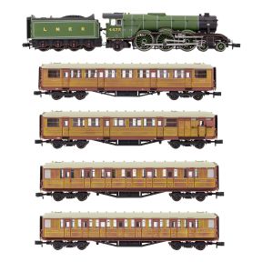 Dapol 2S-011-010 N Gauge LNER A1 4-6-2 4472 'Flying Scotsman' LNER Green With Four Gresley Teak Coaches