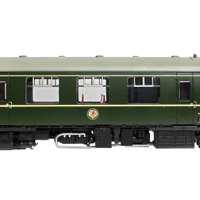 Bachmann 31-326B OO Gauge Class 105 2 Car DMU BR Green Speed Whiskers