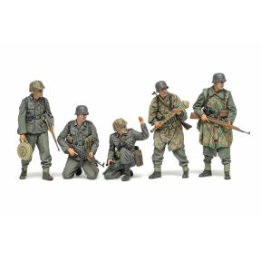 Tamiya 35382 German Infantry Late World War 2 Plastic Kit