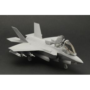 Italeri 2810 Lockhead Martin F35B Lightning II STOVL Version Plastic Kit