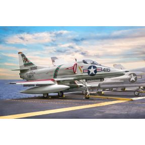 Italeri 2826 A-4 E/F/G Skyhawk Plastic Kit