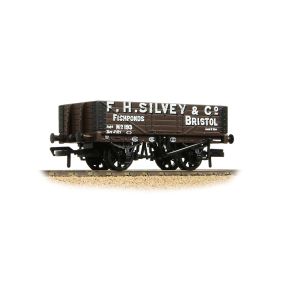 Bachmann 37-056B OO Gauge 5 Plank Wagon Wooden Floor 'F. H. Silvey & Co.' Brown No.193