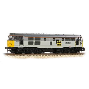 Graham Farish 371-136RJ N Gauge Class 31/1 31130 'Calder Hall Power Station' BR Railfreight Coal Sector