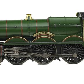 Graham Farish 372-031A N Gauge GW Castle 4-6-0 5015 'Kingswear Castle' BR Green Early Crest