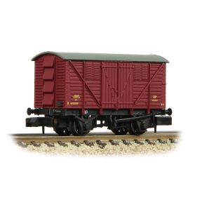 Graham Farish 373-740A N Gauge BR 10 Ton Meat Van BR Crimson B870009