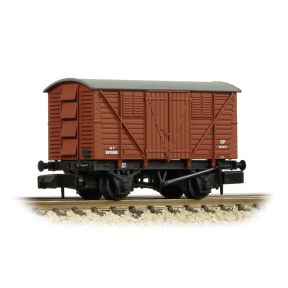Graham Farish 373-741C N Gauge BR 10 Ton Meat Van BR Bauxite B870085