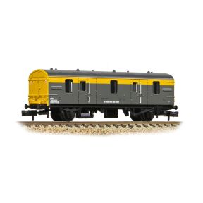 Graham Farish 374-645 N Gauge BR Mk1 QPV Ex-CCT Covered Carriage Truck BR Engineers Grey And Yellow DB977019