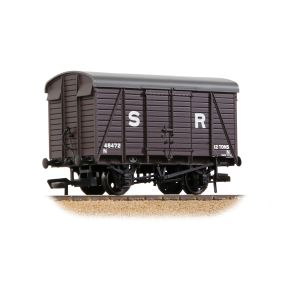 Bachmann 38-070E OO Gauge SR 12 Ton Even Planked Ventilated Van SR Brown No.48472