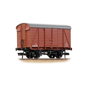 Bachmann 38-071C OO Gauge SR 12 Ton Even Planked Ventilated Van BR Early Bauxite S49107