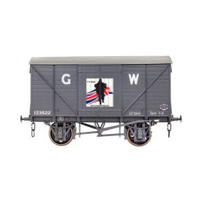 Dapol 7F-066-011 O Gauge GW Standard 12 Ton Van VE Day 80th Anniversary Army