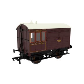 Rapido 829003 OO Gauge Evolution Horsebox LNWR No.242