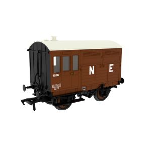 Rapido 829022 OO Gauge Evolution Horsebox LNER No.1576