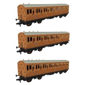 Rapido 978119 OO Gauge Metropolitan Evolution Non Corridor Carriage Pack