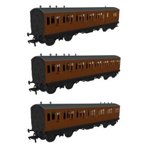 Rapido 978125 OO Gauge London Transport Evolution Non Corridor Carriage Pack