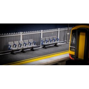 DCC Concepts DML-MSS OO Gauge Modern Image Platform Seats Pack Of 4