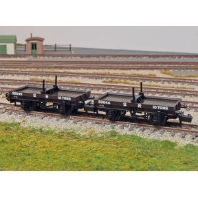 Peco NR1151S N Gauge Twin Single Bolster Wagons SR Brown