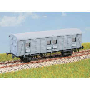 Parkside Models PC39 OO Gauge SR CCT Parcels Van Plastic Kit