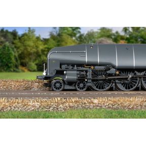 Hornby R30352SS OO Gauge LNER W1 Hush Hush 4-6-4 10000 LNER Grey With Steam Generator