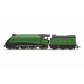 Hornby R30406 OO Gauge LNER Streamlined B17 4-6-0 2870 'City of London' LNER Green