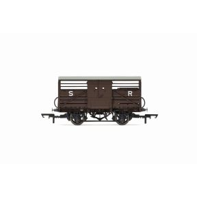 Hornby R60287 OO Gauge SR Cattle Wagon SR Brown 53698