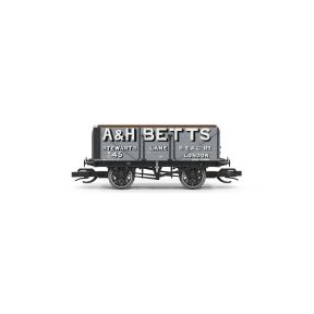 Hornby TT6054 TT Gauge 7 Plank Wagon A& H Betts No. 45