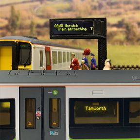 Train Tech SD2 OO Gauge Platform Smart Screen (Twin Pack)