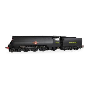 Hornby R30455 OO Gauge SR Merchant Navy 4-6-2 21C9 'Shaw Savill' SR Black